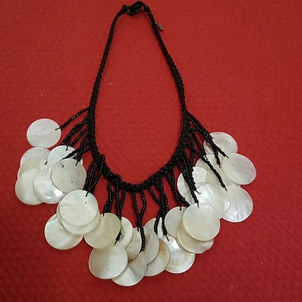 Chico's black & white mother of pearl necklace